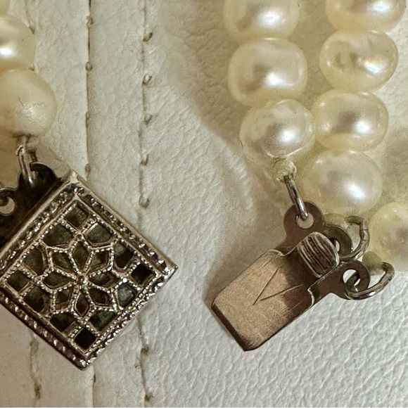 Danbury Mint Freshwater Pearl & Dyed Howlite 3-Strand Necklace 925 Clasp - Picture 4 of 16